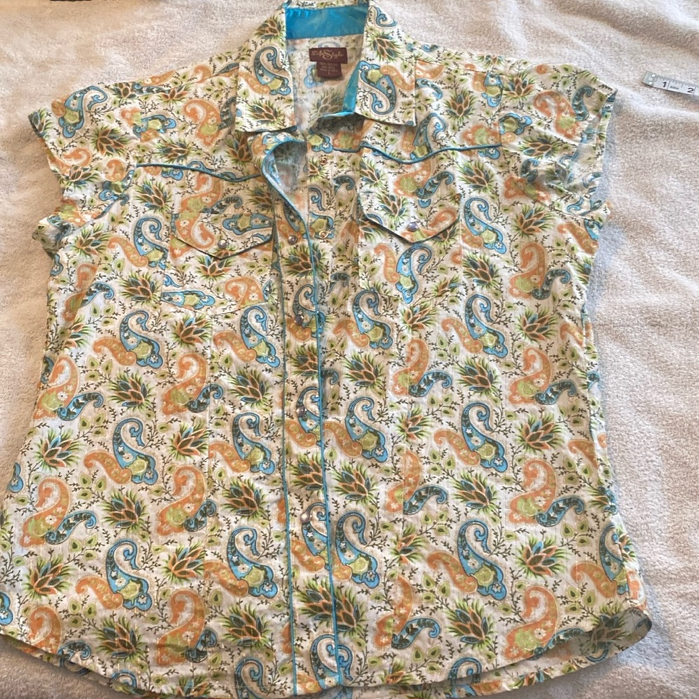 Women’s Life Style Button Down Shirt